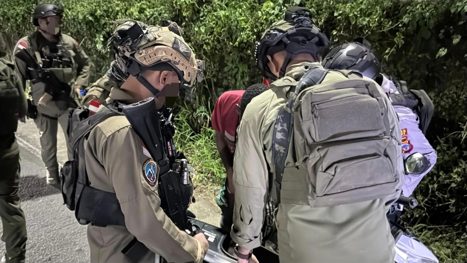 Patroli Gabungan dan Razia Malam di Nabire, Satgas Ops Damai Cartenz 2026 Amankan Senjata Tajam