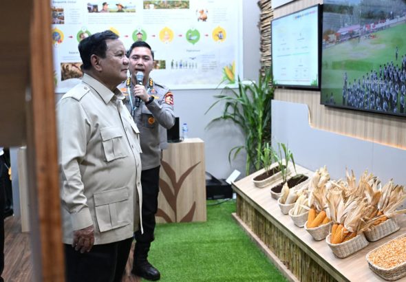 Dari Tuban, Presiden Prabowo Groundbreaking 10 Gudang Pangan Polri dan Luncurkan 166 SPPG