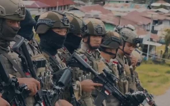 Satgas Damai Cartenz Amankan Ibadah dan Laksanakan Patroli Jalan Kaki di Puncak