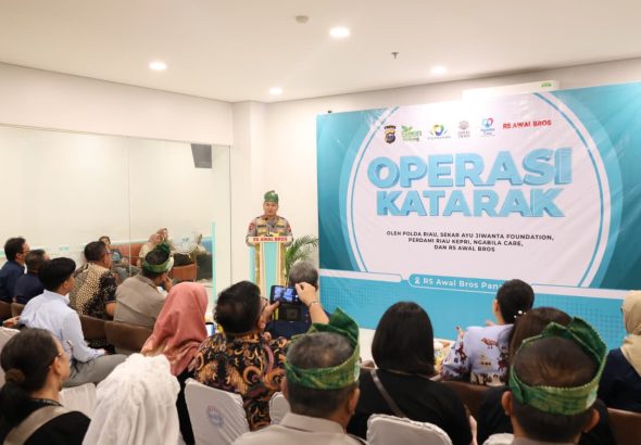 Kolaborasi Kemanusiaan, Polda Riau Bantu 310 Warga Ikut Operasi Katarak Gratis