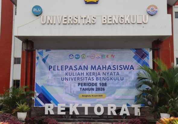 Kapolda Bengkulu Monitoring Pelepasan 2.052 Mahasiswa KKN UNIB, Dorong Pengabdian Aman dan Bermanfaat