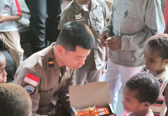Tawa Anak-Anak Papua Sambut Kehadiran Satgas Damai Cartenz, Hangatkan Panti Asuhan di Keerom